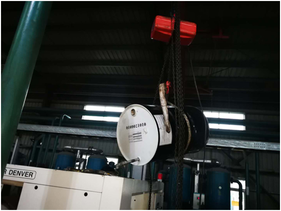 由于油品問題導(dǎo)致油氣分離器壓差高，空壓機(jī)潤滑油結(jié)膠，油濾堵塞，機(jī)器高溫報(bào)警(圖4)