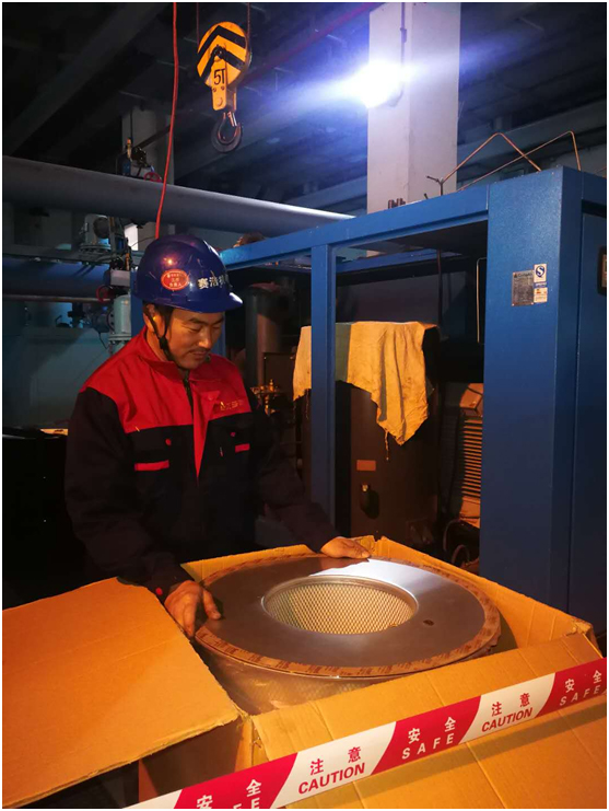 油氣分離器使用過程中因壓差過高被擊穿，造成跑油，油分配料不匹配造成壓差過高(圖3)